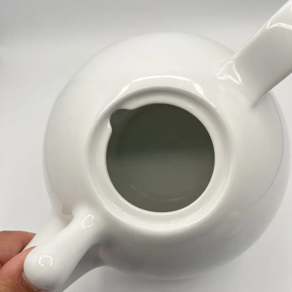 Crate & Barrel Segaform 6 Cup Glazed White Teapot with Lid